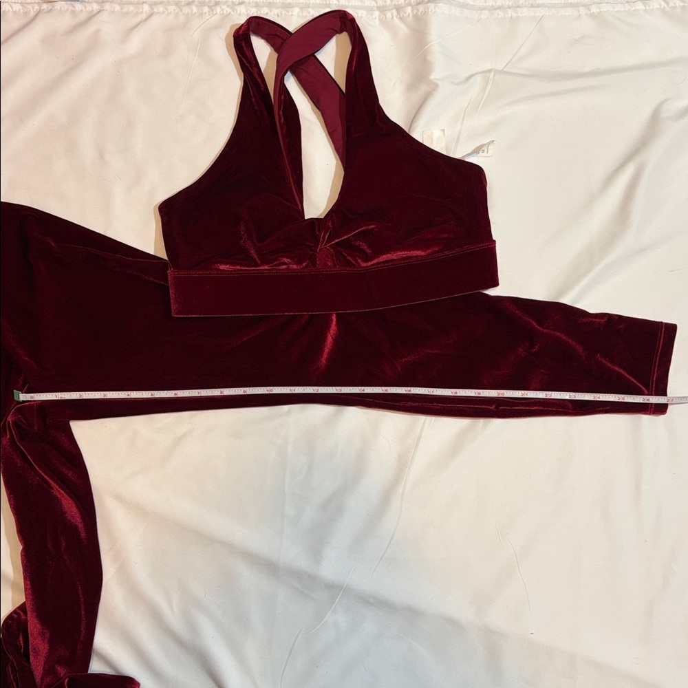 Fabletics Red Velvet Velour Oasis Twist Sports Bra + Emma Leggings Matching Set - Picture 10 of 11